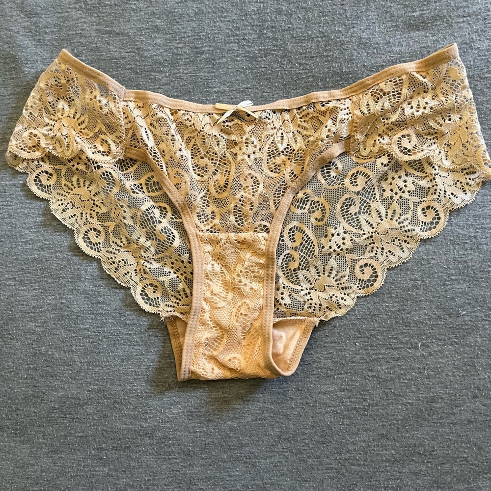 Women’s NWOT thong underwear